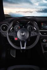 Alfa Romeo Stelvio Quadrifoglio 2018 года (NA)